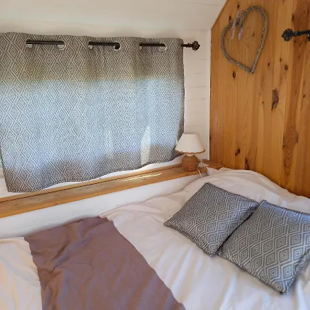 Car Vintage Camping Saint-Barthelemy-le-Plain